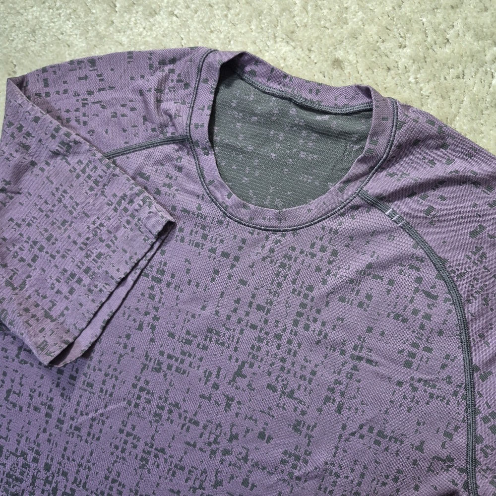 Lululemon Metal Vent Tech Shirt Purple Large Performance Running Minimalist Gym